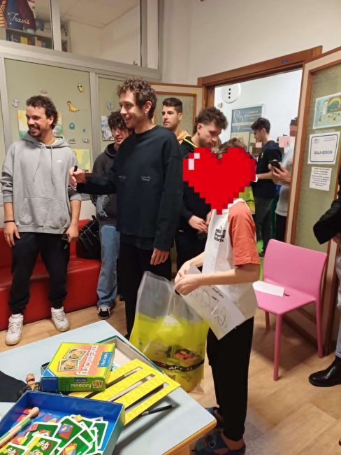 valentino-rossi-salesi-ancona-2-488x650