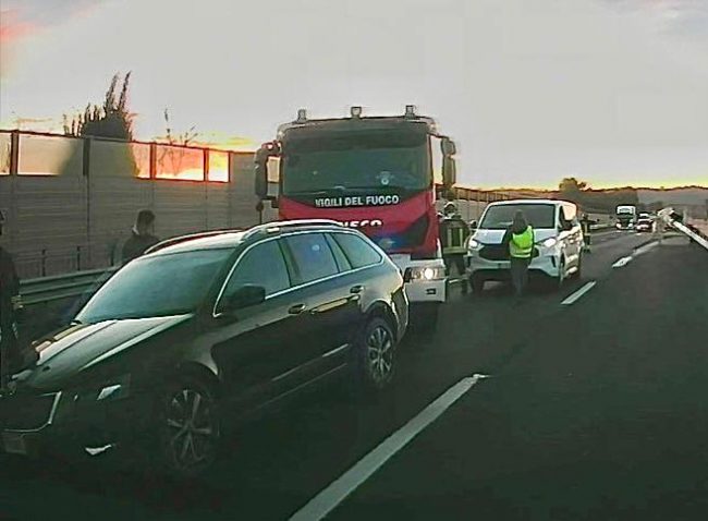 incidente-autostrada-a14-civitanova-1-650x478