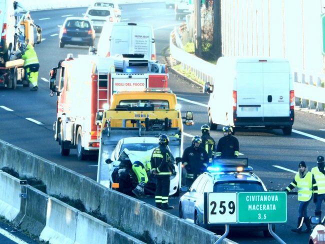 incidente-autostrada-civitanova-1-650x488