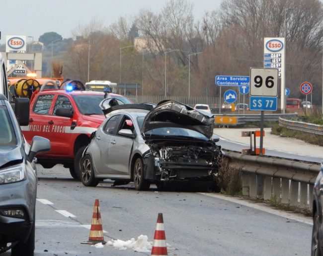 incidente-superstrada-corridonia-trodica-0701202610-650x515