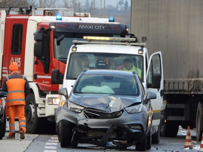 incidente-superstrada-trodica-morrovalle-corridonia-070120264-650x488