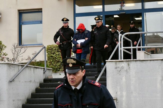 operazione-carabinieri-civitanova-6-650x433