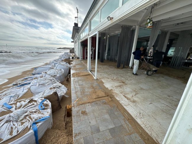 acapulco-mareggiata1-650x488