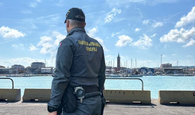 guardia finanza civitanova