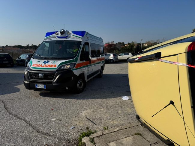 auto ribaltata civitanova (16)