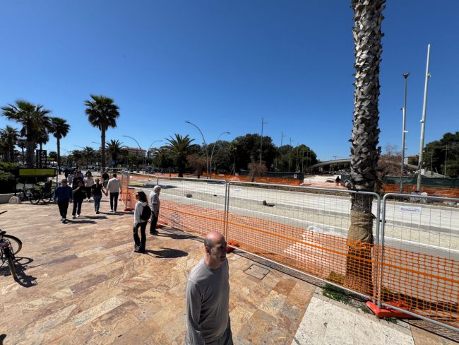 25 aprile lungomare civitanova gente spiaggia (19)