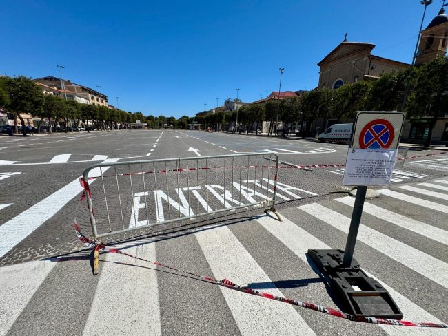 RIFACIMENTO STRISCE PIAZZA XX SETTEMBRE CCIVITANOVA (1)