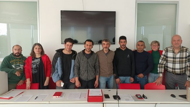 Sindacalisti coi lavoratori coinvoti