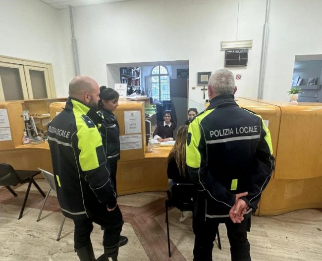 arresti documenti falsi (3)