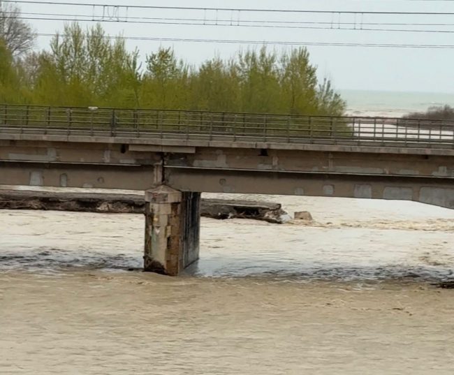 fiume chienti foce mareggiata (10)