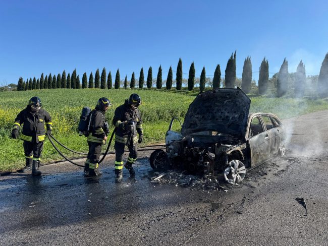 incendio auto civitanova 3