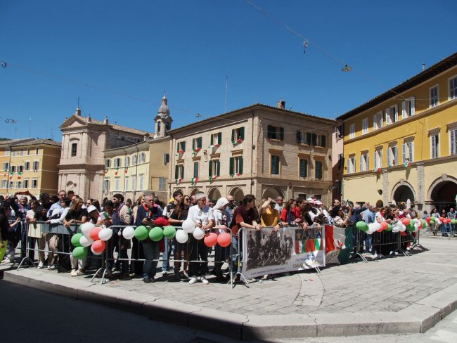 mattarella san severino 25 aprile festa uscita (19)