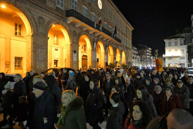 processione del venerdì santo - piazza xx settembre - civitanova - FDM (14)