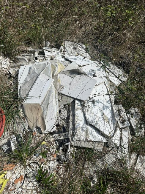 rifiuti abbandonati (1)