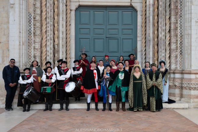 07 il gruppo della Corsa alla Spada e Palio