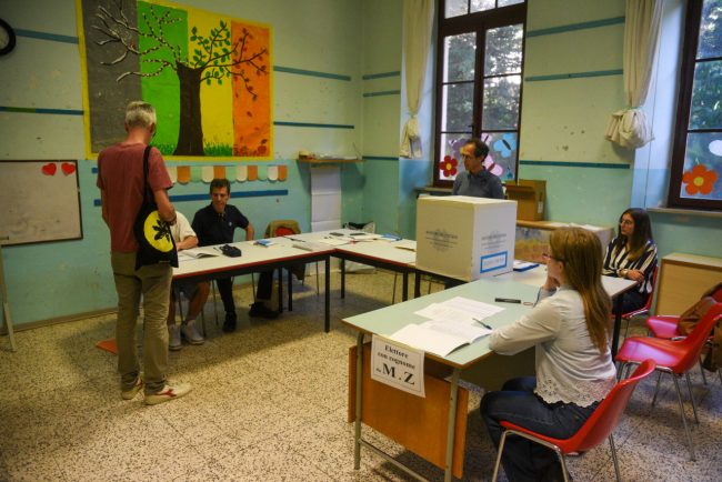 De Amicis_Seggio Elettorale_Voto_FF-5