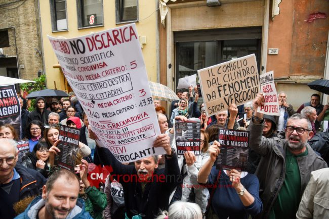 Provincia_Protesta_Discarica_Rifiuti_FF-5-650x434