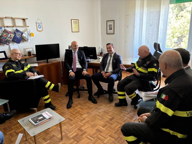Visita sottosegretario Prisco gentilucci vigili del fuoco