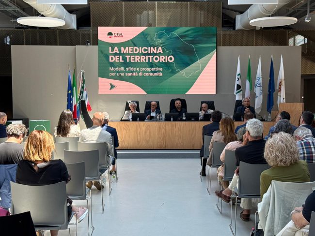 assemblea-cisl-2-650x488