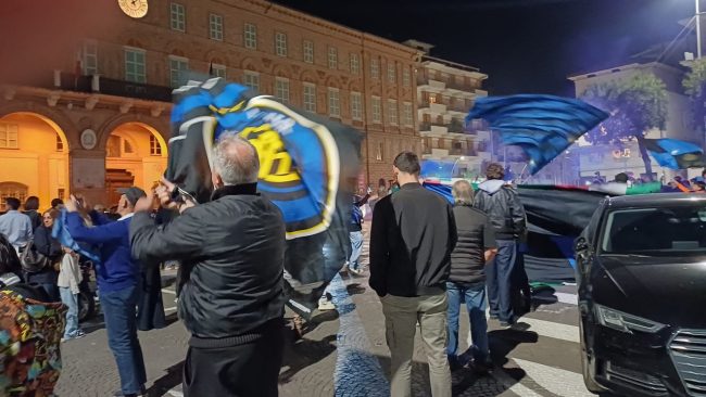 festeggiamenti vittoria scudetto inter - piazza xx settembre civitanova (3)