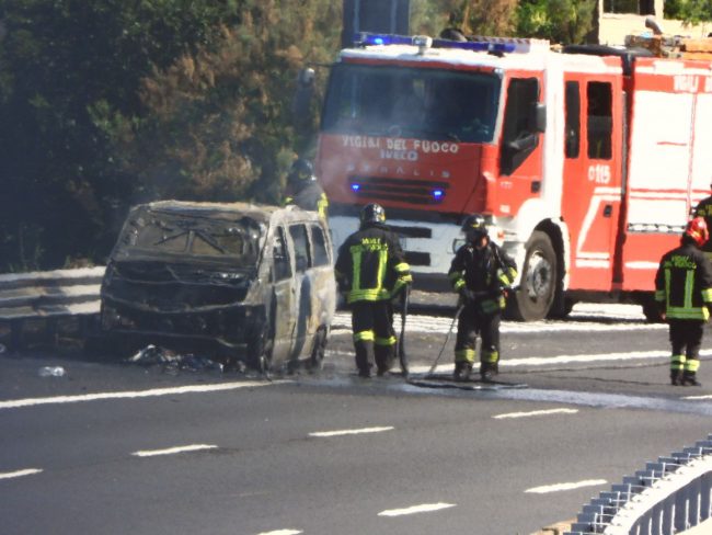 incendio furgone a14 2