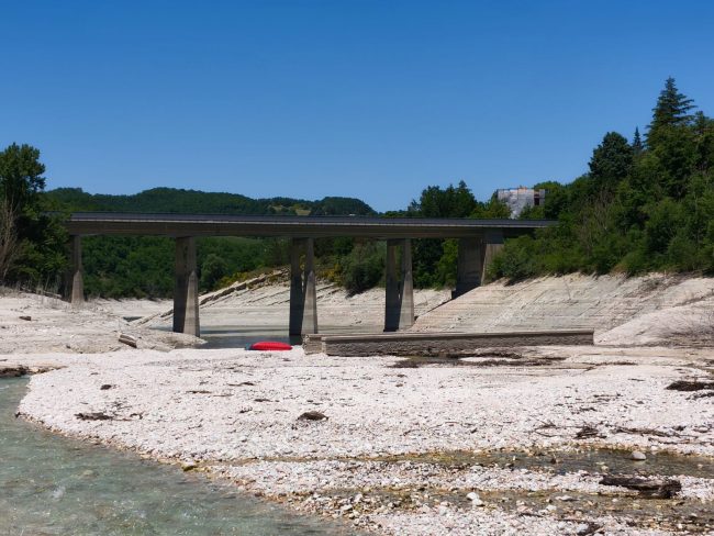 lago fiastra prosciugato (6)