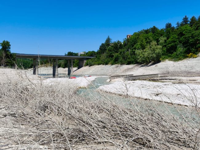 lago fiastra prosciugato (7)