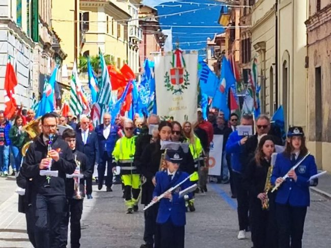 primo-maggio-cgil-cisl-uil-matelica-4-650x487