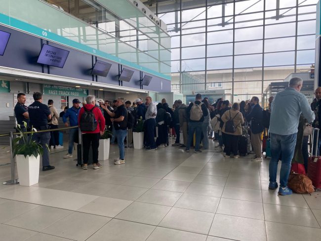 volo-ancona-catania-aeroporto-ancona-2-650x488