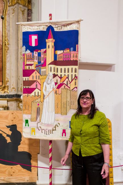 Il drappo e l'autrice Rita Rossella Ciani