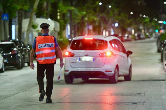 carabinieri controlli lungomare sabato sera civitanova (10)