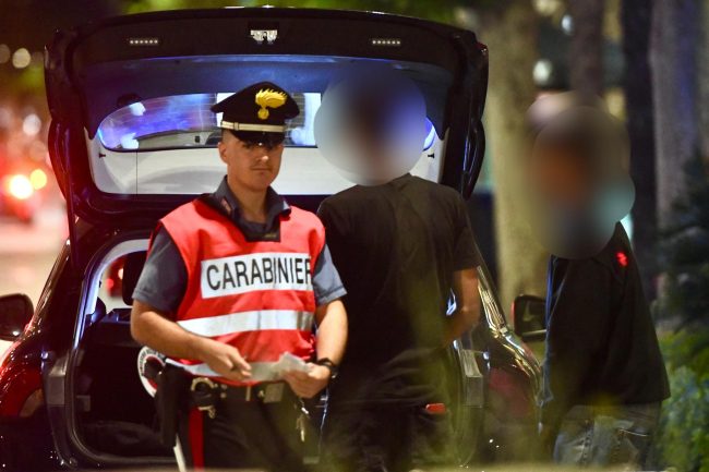 carabinieri controlli lungomare sabato sera civitanova (13)