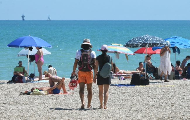 estate 26 giugno - spiaggia mare bagnanti - lungomare sud - civitanova - FDM (1)