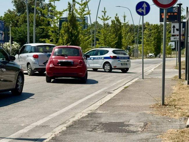 gru incastrata via aldo moro civitanova (6)