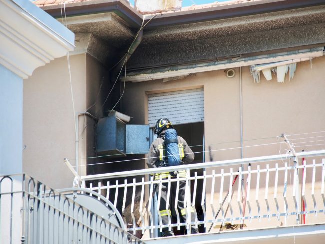 incendio vigili del fuoco potenza picena (2)