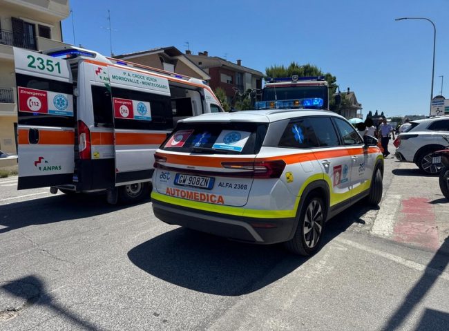 incidente auto moto adriatica (1)