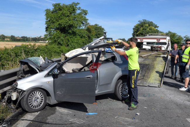 incidente mortale superstrada - nicolas clabrese christian perugini - polstrada morrovalle - FDM (1)