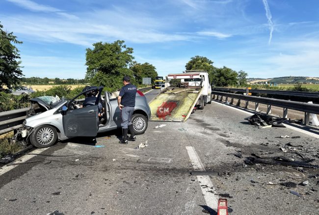 incidente mortale superstrada - nicolas calabrese christian perugini - polstrada morrovalle - FDM (11)