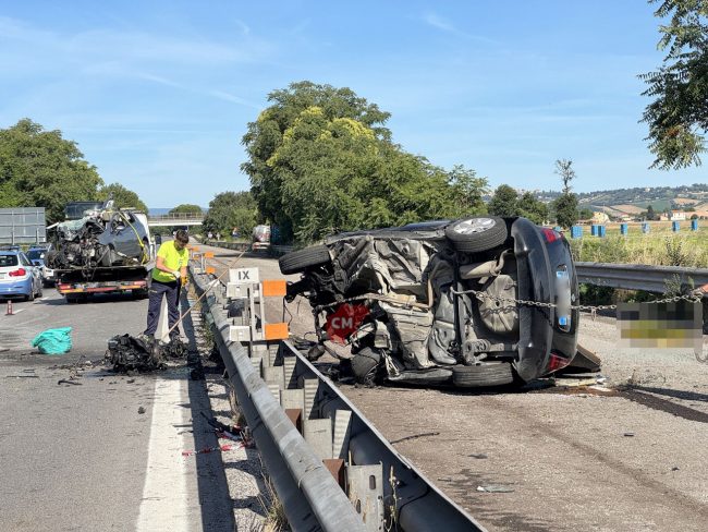 incidente mortale superstrada - nicolas calabrese christian perugini - polstrada morrovalle - FDM (26)