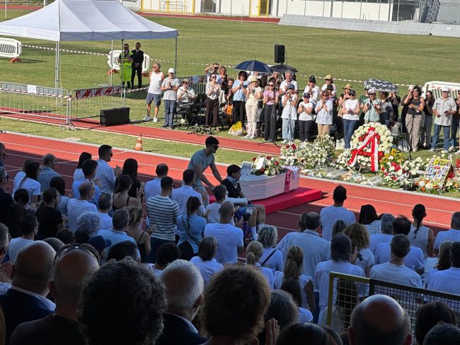 michele calcagni al funerale nicolas giorgio daniele 1