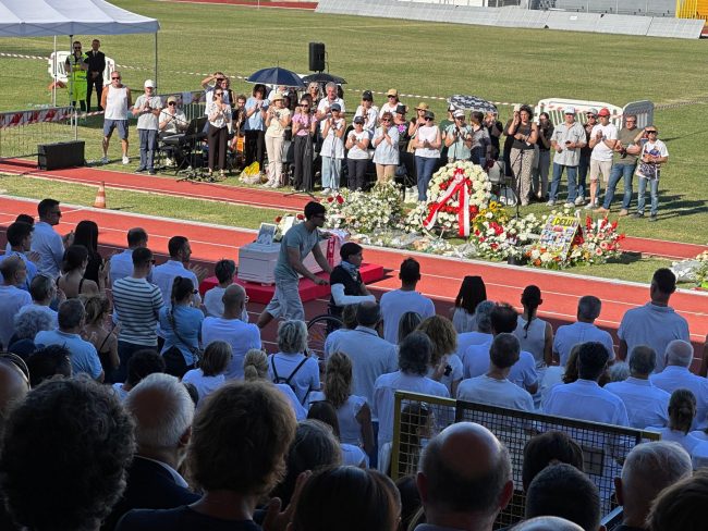 michele calcagni al funerale nicolas giorgio daniele 2