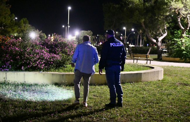 polizia controlli lungomare sabato sera civitanova (3)