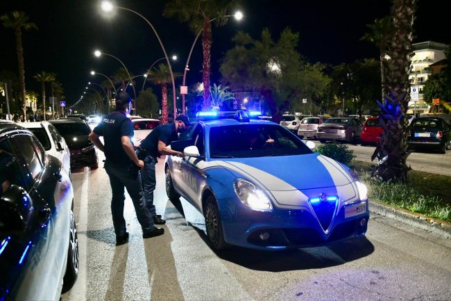 polizia controlli lungomare sabato sera civitanova (6)