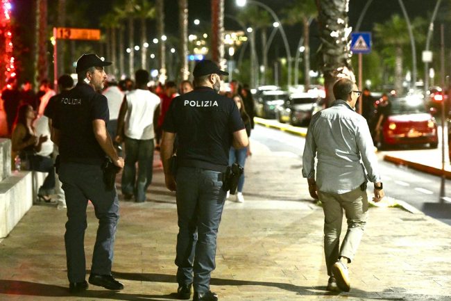 polizia controlli lungomare sabato sera civitanova (8)