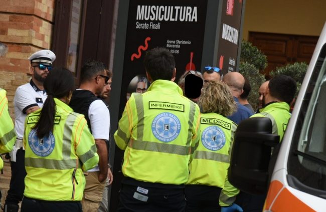 protesta piazza della libertà (1)