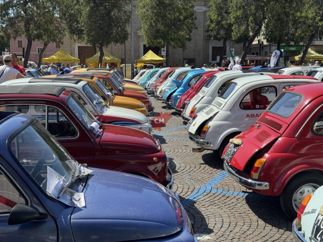 raduno delle 500 in piazza xx settembre civitanova - FDM (6)