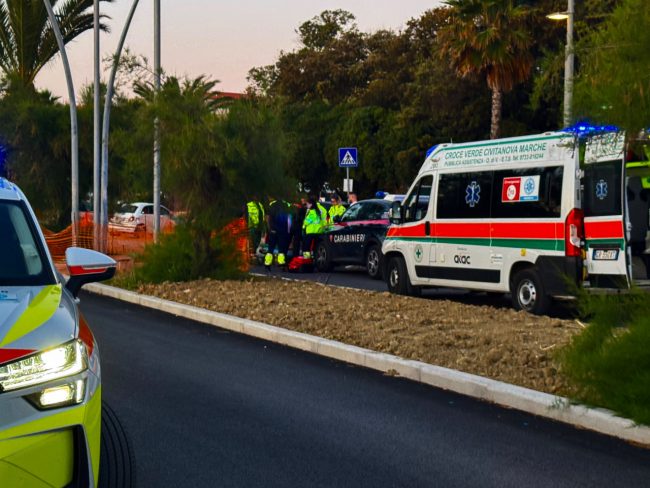 ragazza ubriaca lungomare civitanova (4)