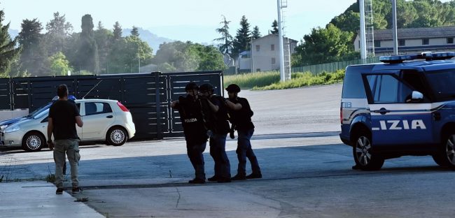 simulazione polizia reparti speciali (3)