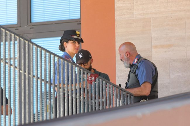 sparatoria domus aurea carabinieri e polizia - via carducci civitanova - FDM (4)