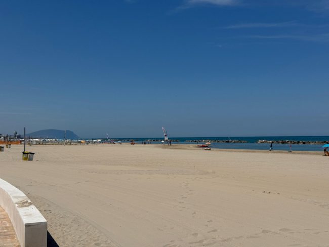 spiaggia fratino aloha ippocampo lungoma re nord (2)